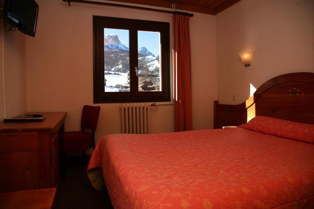 Hotel Soleil Des Neiges Le Sauze Habitación foto